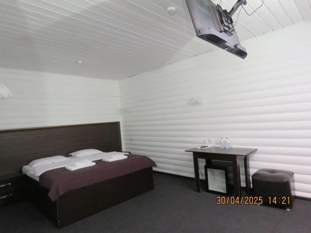 טרז Pride Hotel מראה חיצוני תמונה