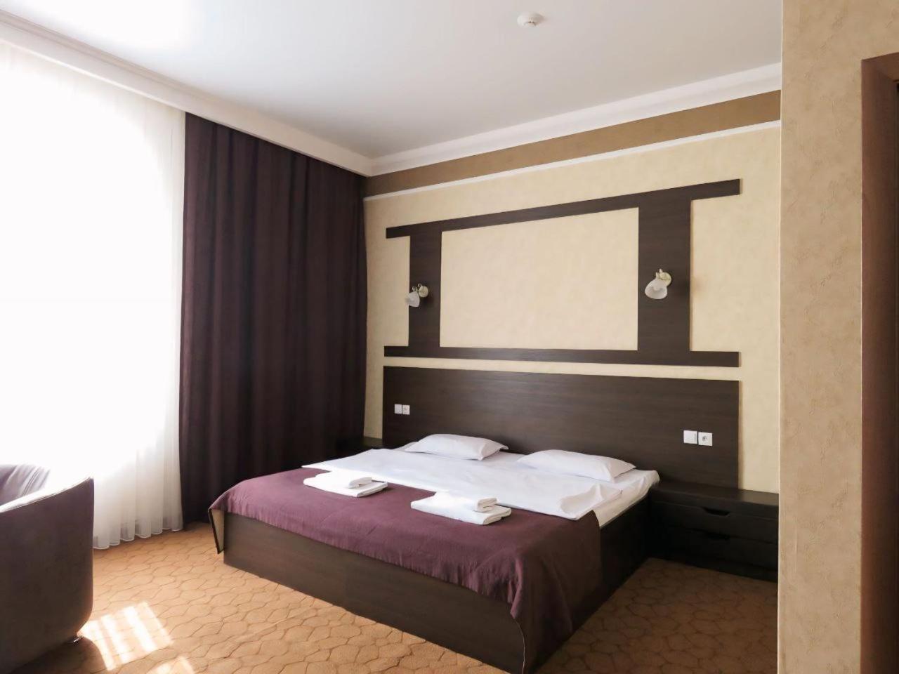 טרז Pride Hotel מראה חיצוני תמונה