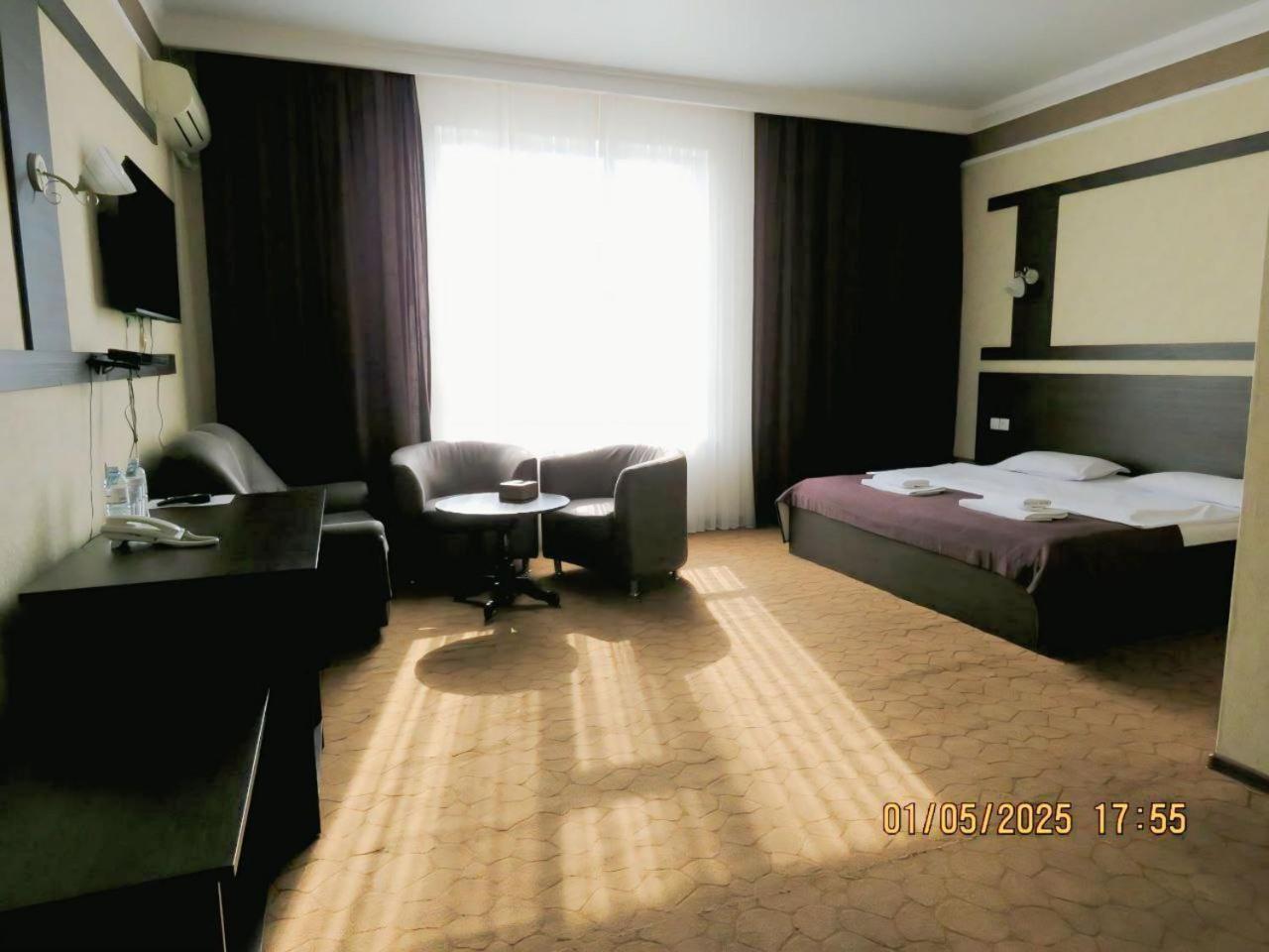 טרז Pride Hotel מראה חיצוני תמונה