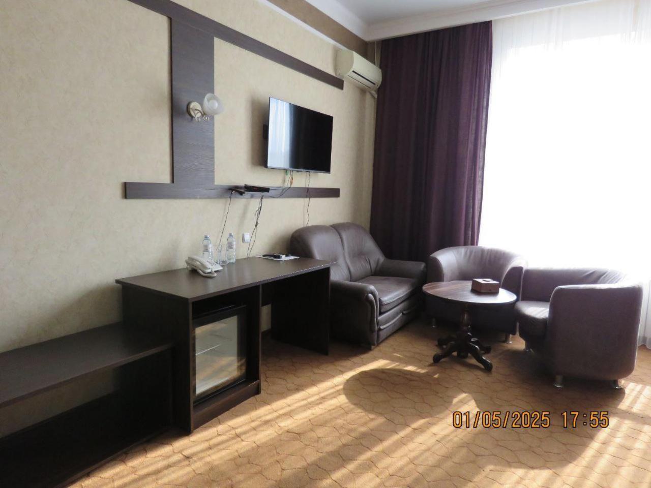 טרז Pride Hotel מראה חיצוני תמונה