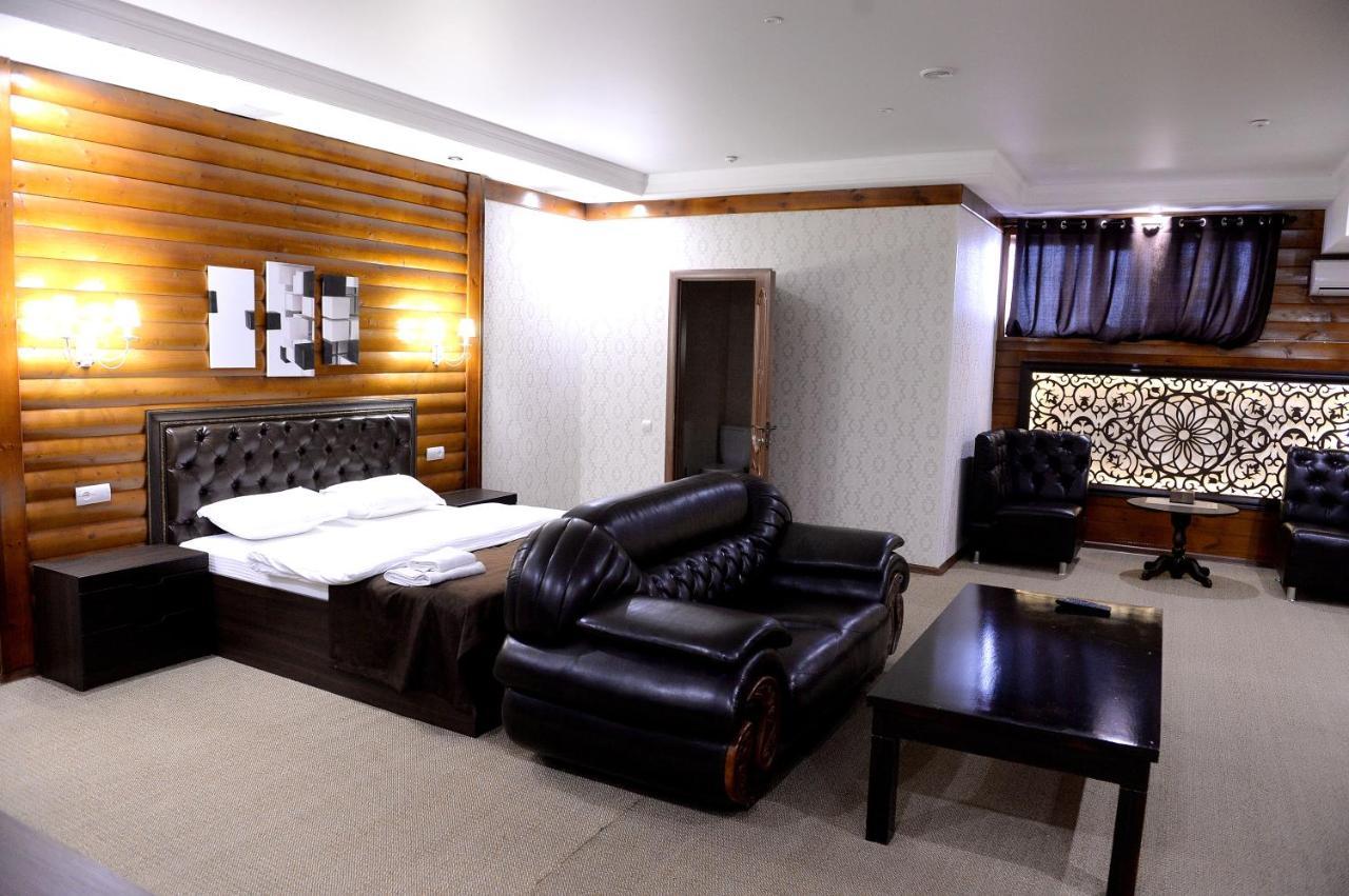 טרז Pride Hotel מראה חיצוני תמונה