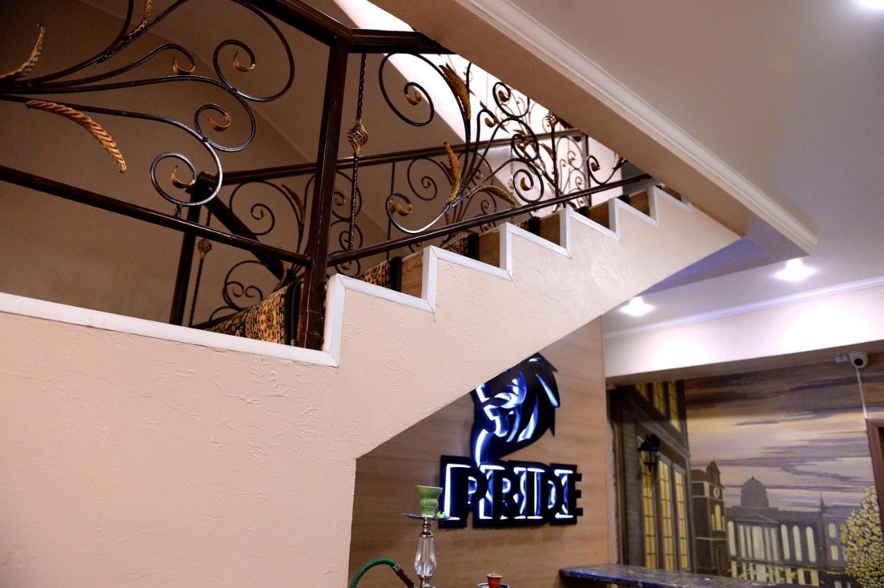 טרז Pride Hotel מראה חיצוני תמונה