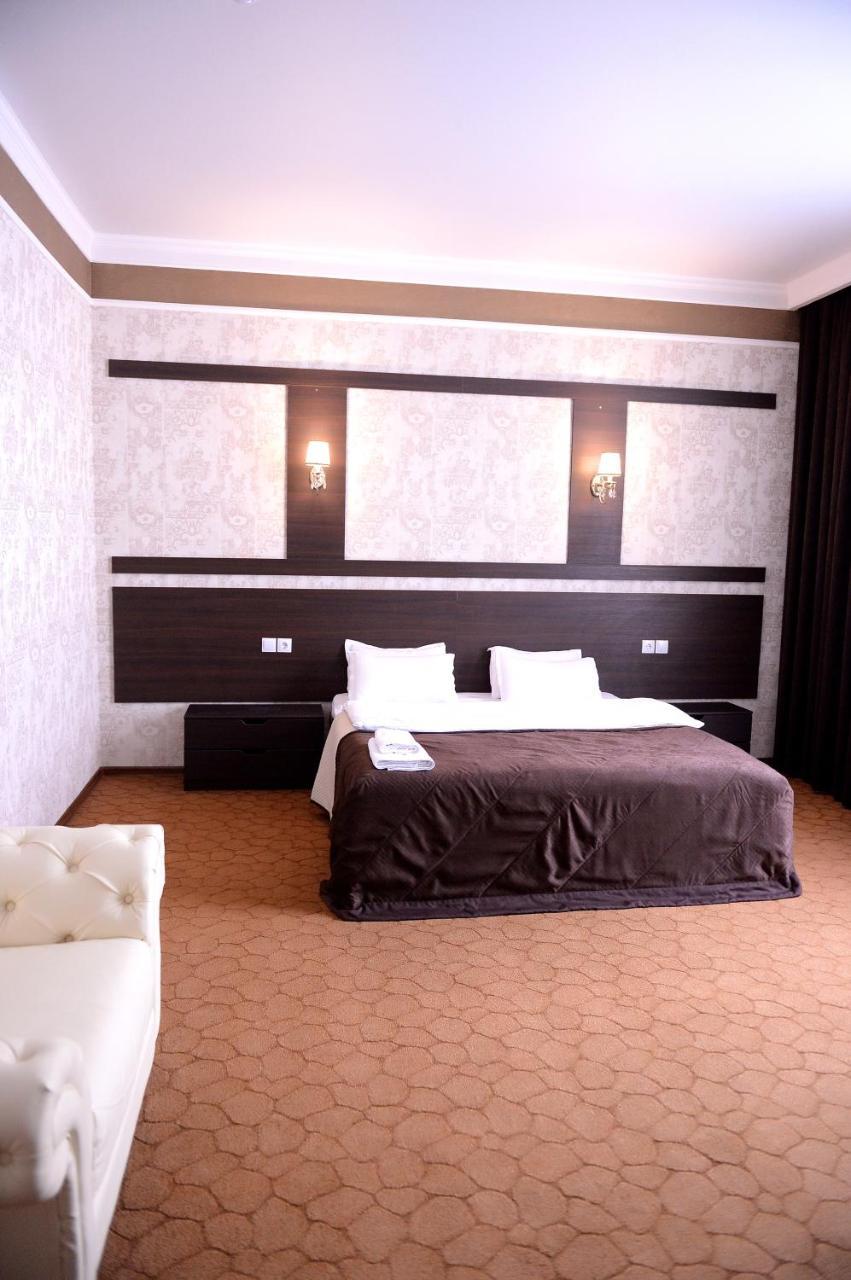 טרז Pride Hotel מראה חיצוני תמונה