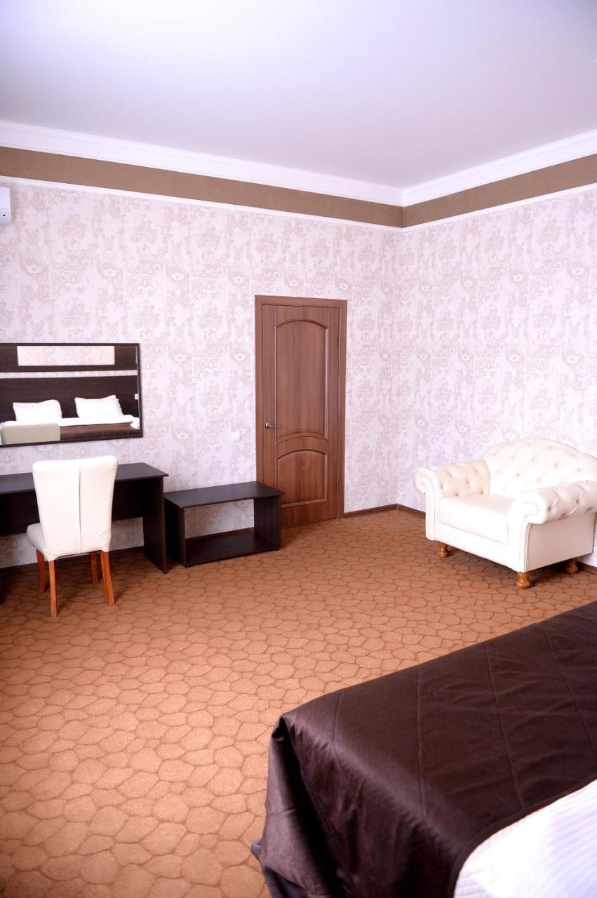 טרז Pride Hotel מראה חיצוני תמונה